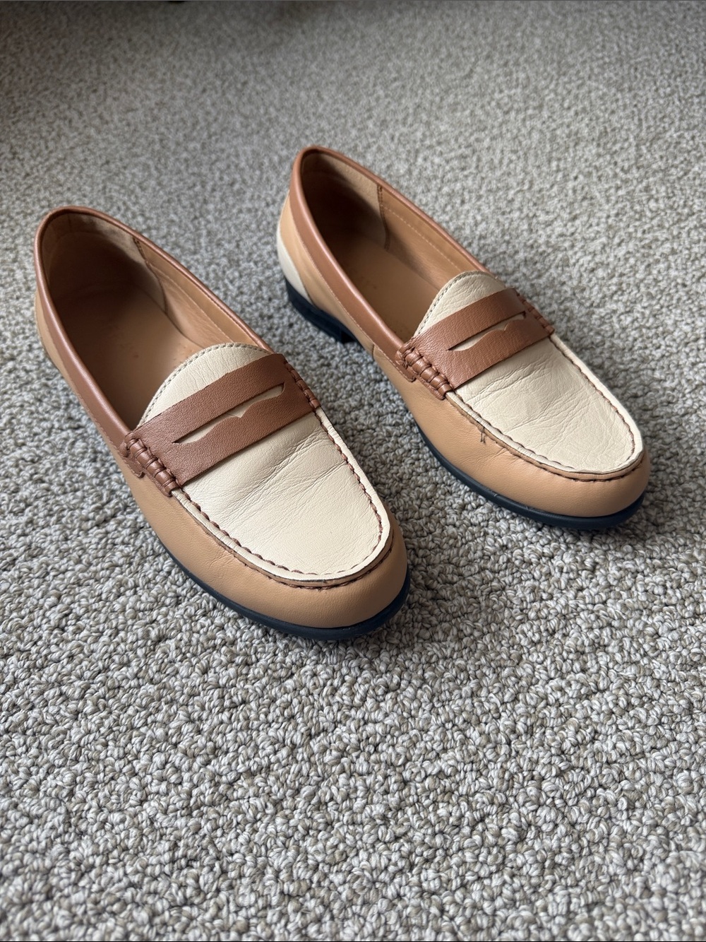 ARRAY Two-Tone Leather Penny Loafers Tan & Cream – Size 7.5W